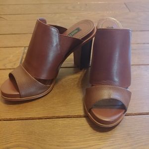 White House Black Market 7.5 leather chunky heel